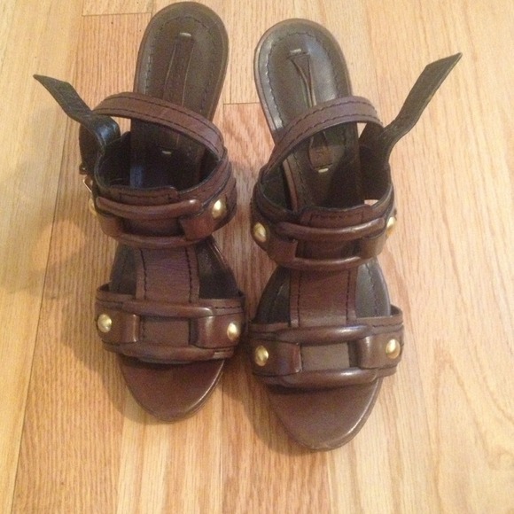 Bcbg heel sandel brown