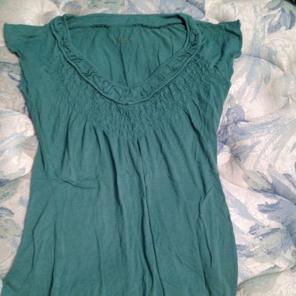 Size small teal top