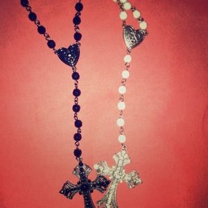 ❌SOLD❌Bundle of two cross rosaries