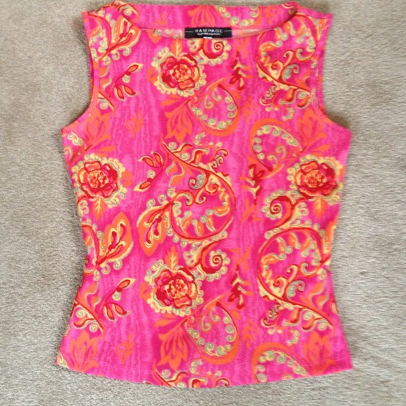 Fun sleeveless shirt by Rampage