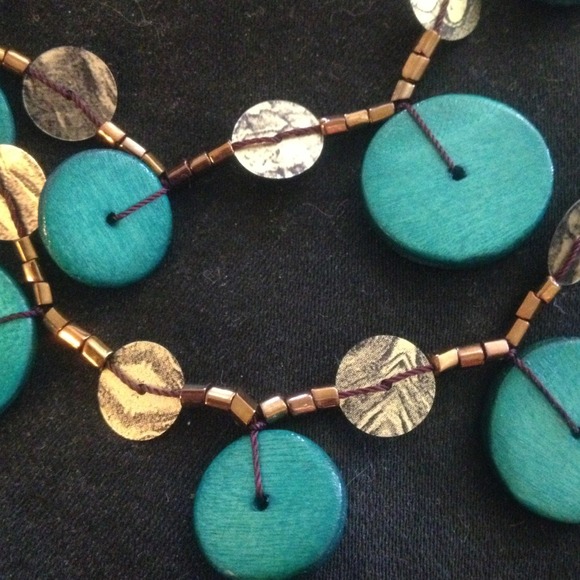 Necklace - Picture 2 of 3
