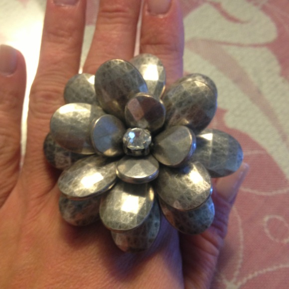 Big flower ring
