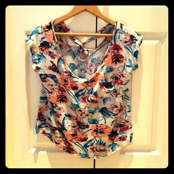 Adorable Charlotte Russe cropped blouse- worn once