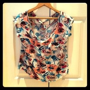 Adorable Charlotte Russe cropped blouse- worn once