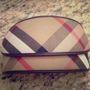 Burberry sunglasses case