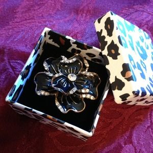 Black Gold and Rhinestone Flower Ring
