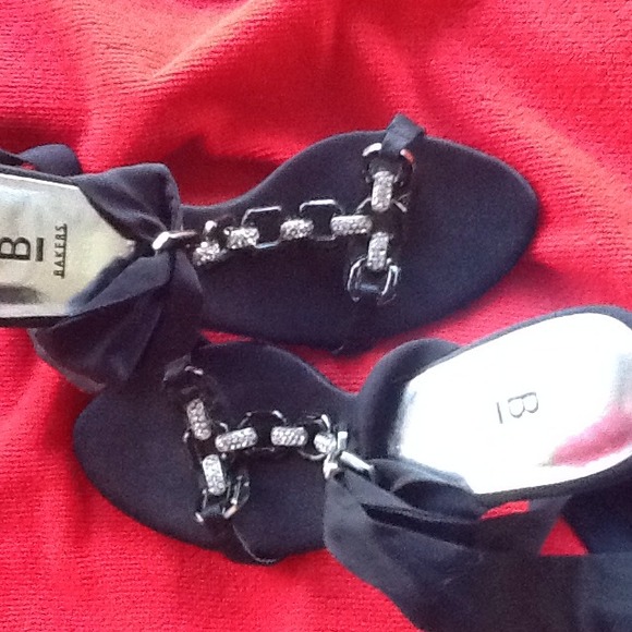 Baker heels - Picture 2 of 3