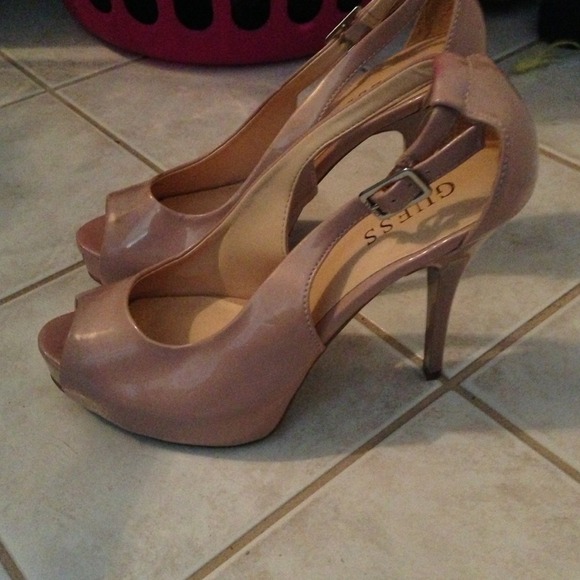 Guess blush peep toe pumps - Picture 2 of 4