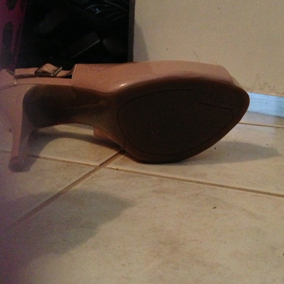 Guess blush peep toe pumps - Picture 3 of 4