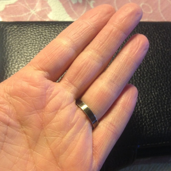 Ring - Picture 2 of 2