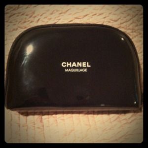 SOLD TO laurakc CHANEL cosmetics makeup bag