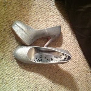 Sparkly silver brash brand heels