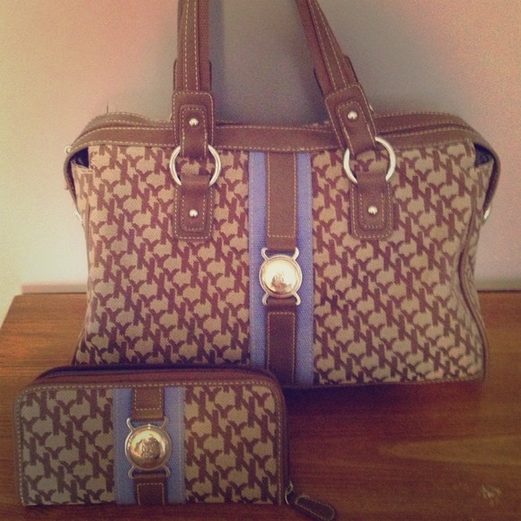 New York and Co purse and wallet REDUCED