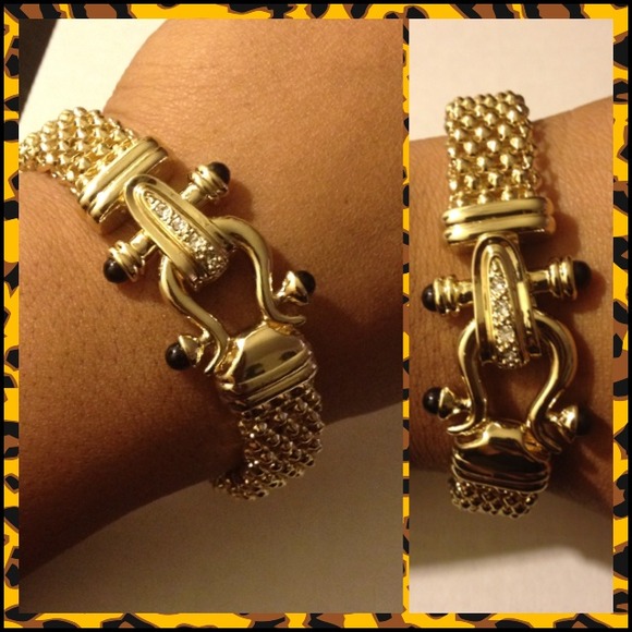 ✨SOLD✨Gold Clasp Bracelet