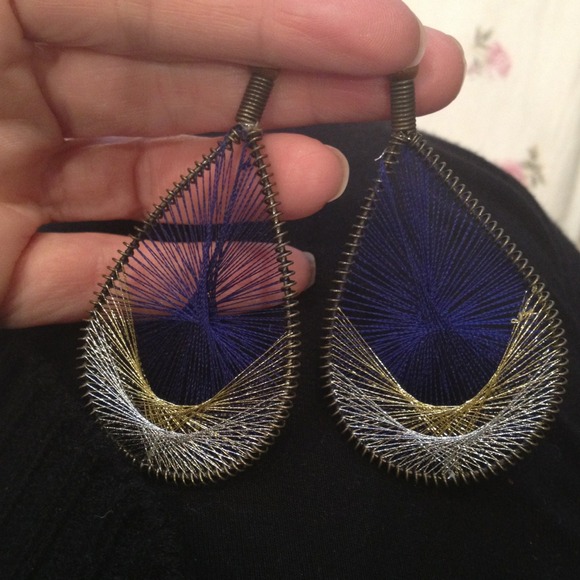 🎁Cobalt blue, gold & silver threaded earrings