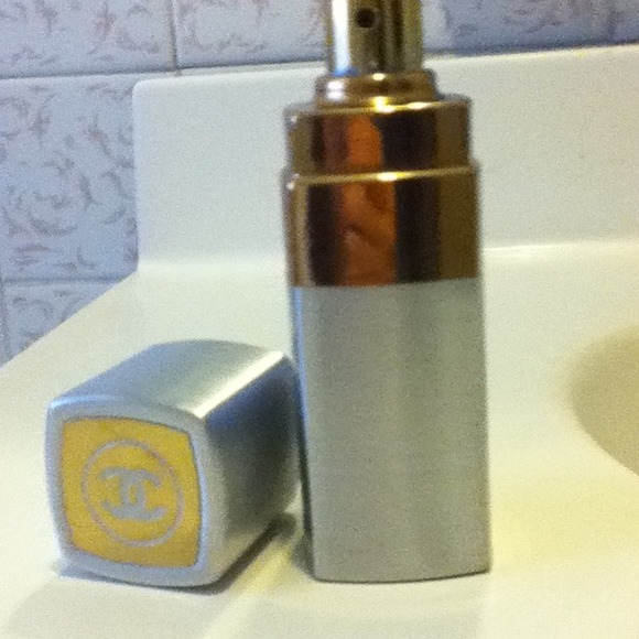 Chanel no.19 - Picture 3 of 3