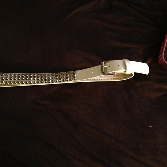 White belt with silver studs