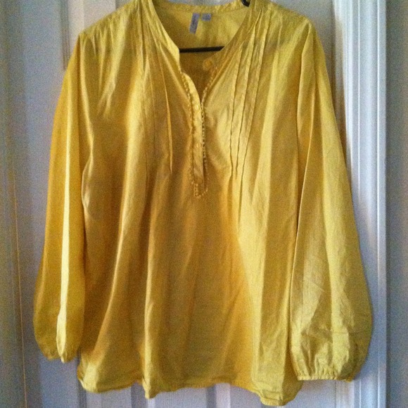 Yellow top!!