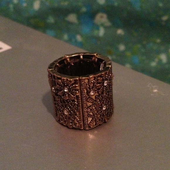 Cute ring! - Picture 3 of 3