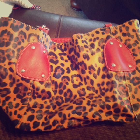 Big animal print and red purse⭐⭐⭐⭐⭐reduced⭐⭐⭐⭐⭐