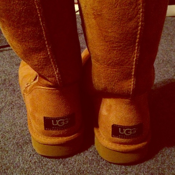 UGGS size 8