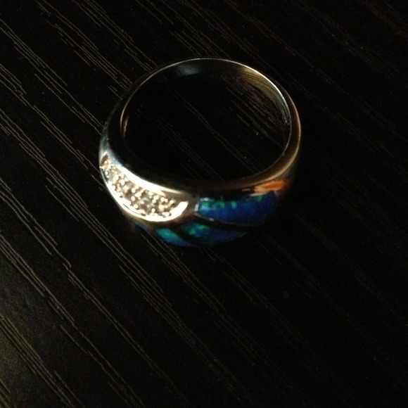 🚫Sold🚫Ring - Picture 2 of 4