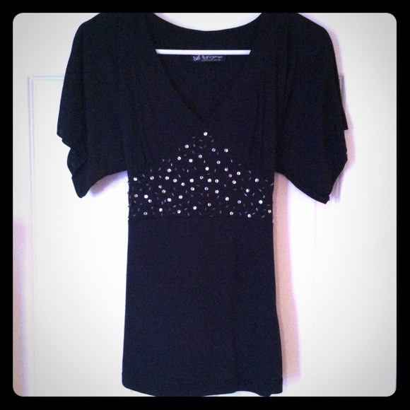 V-Neck Top - Picture 1 of 2