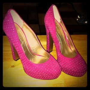 Super cute and Sexy BCBG pumps