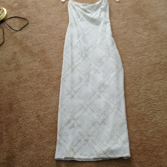 ✂Reduced✂ White long strapless with glitter dress