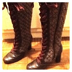 Quilted knee high boots size 7 approx 3in heel