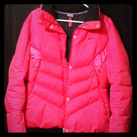 Nike winter jacket MAKE AN OFFER NEEDS TO GO