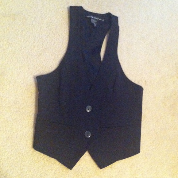 ~Reduced~Black Vest Size Small - Picture 2 of 4