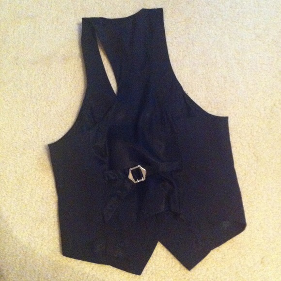 ~Reduced~Black Vest Size Small - Picture 4 of 4