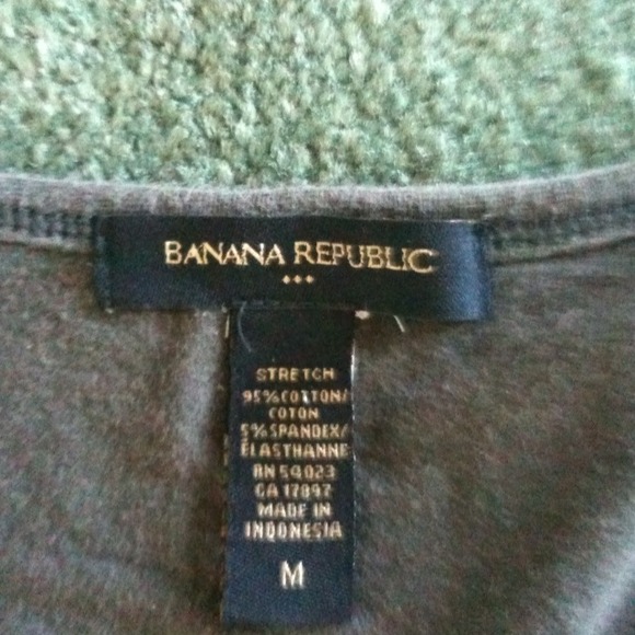 ⚠sold in Bundle! Banana Republic comfy top - Picture 2 of 3