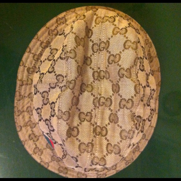 Gucci logo hat. 100% Authentic