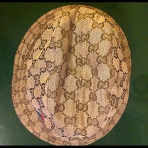 Gucci logo hat. 100% Authentic