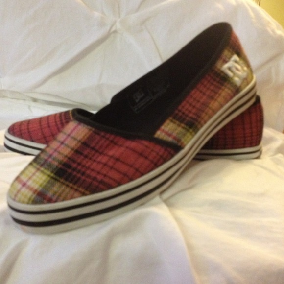 New** DC Shoes Pink Plaid Canvas