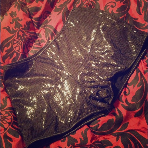 🎀BUNDLE🎀 Black Shiny Hot Shorts& AA Dress