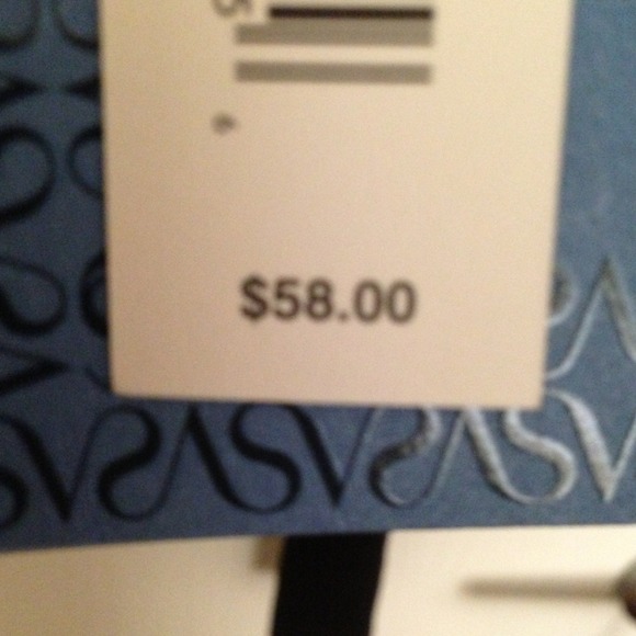 Black Vera Wang Sweater - Picture 2 of 3