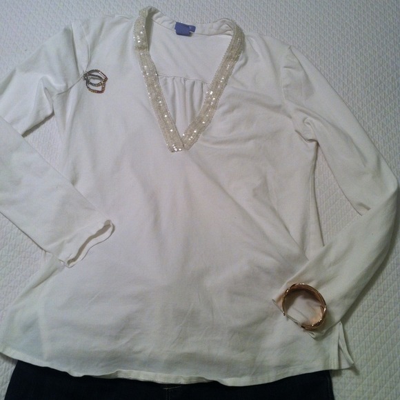 White gap maternity top