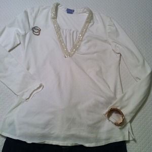 White gap maternity top