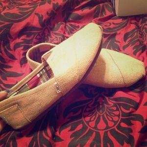 Natural Burlap Toms