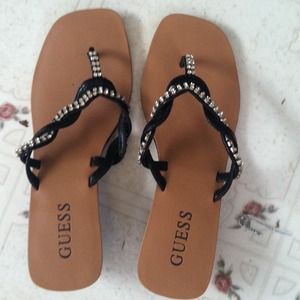 💃SOLD🎉.Black and diamond guess sandals