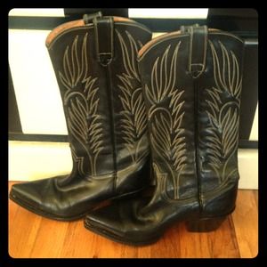 Steve Madden Cowboy Boots in Black