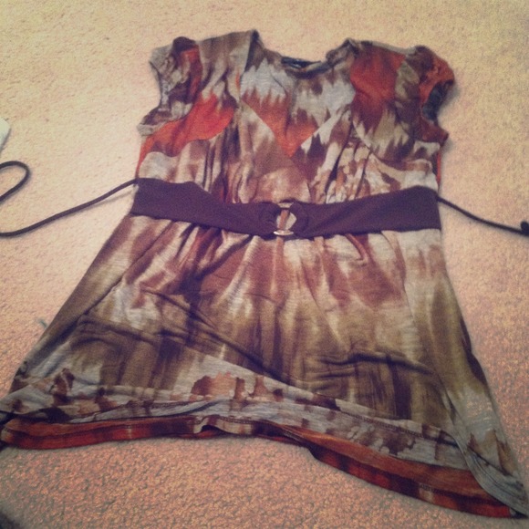 Cute top never worn
