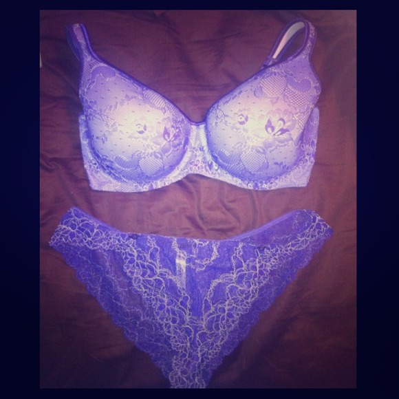 TRADED IN BUNDLE Lace Bra & Panty Set