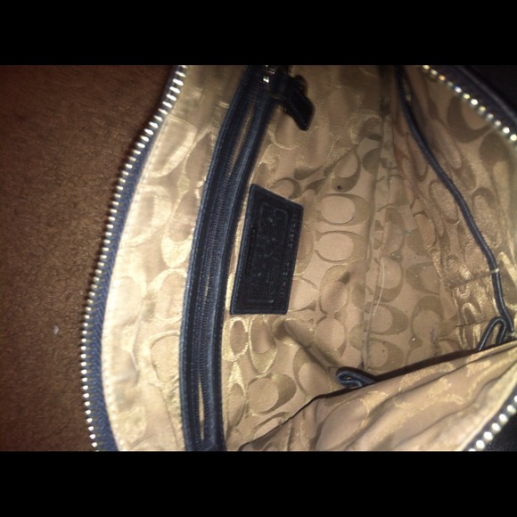 Handbag - Picture 3 of 4