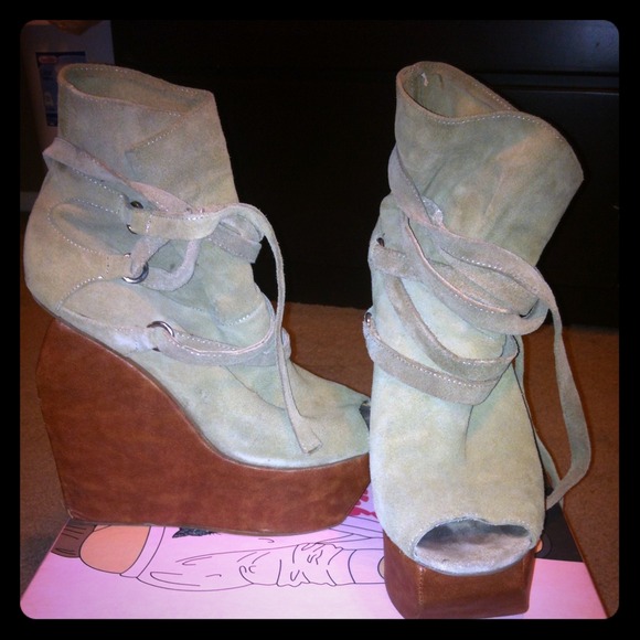 ❎ SOLD!!!!! ❎ ❤REDUCED! JEFFREY CAMPBELL WEDGE