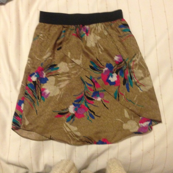 Flowy faux-wrap skirt - never worn!