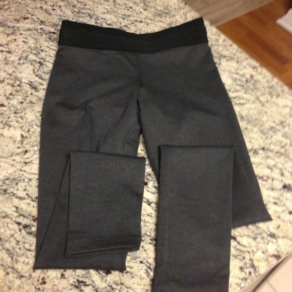 RESERVED BCBG grey knit legging with elastic waist